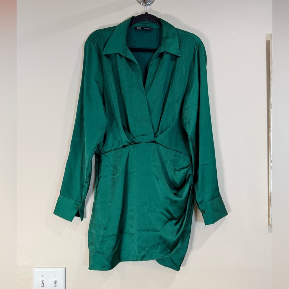 🔥Zara Emerald Green Satin Wrap Dress Women’s Size L EC🔥